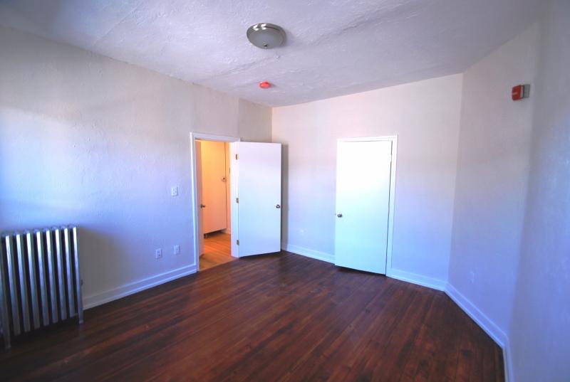 3 bed, 1 bath apartment for rent at 620 Columbia Rd Unit 5, Dorchester — photo 4 of 5