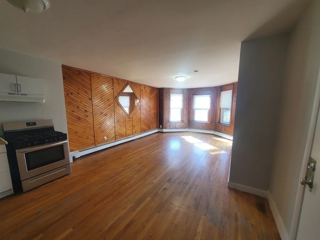 5 bed, 1 bath apartment for rent at 620 Dudley St Unit 2, Boston
