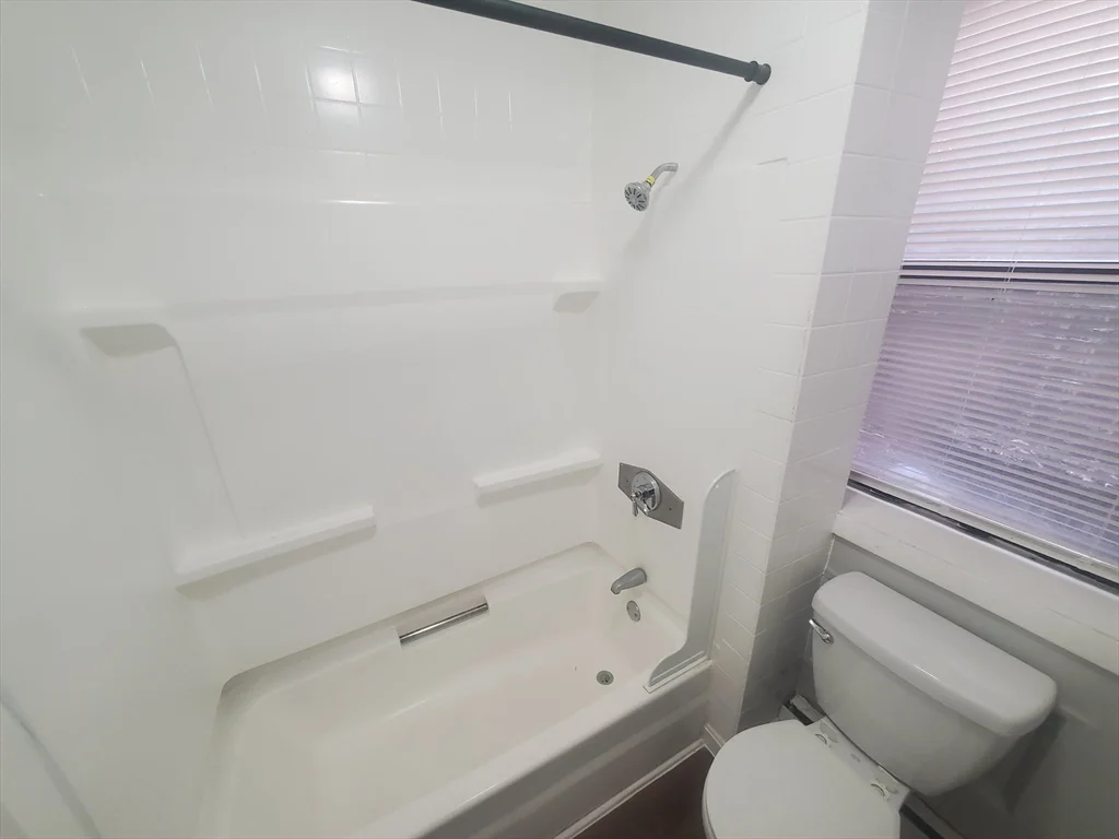 4 bed, 1 bath apartment for rent at 620 Dudley St Unit 4, Dorchester — photo 11 of 14