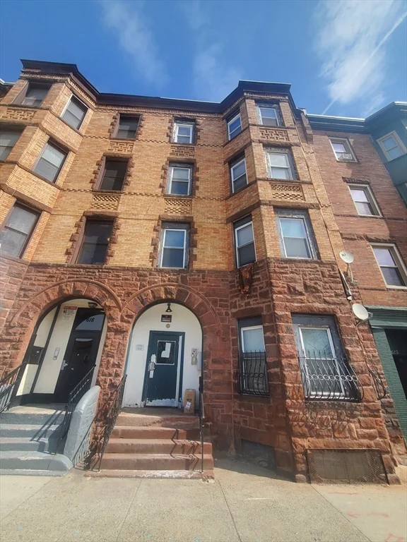 4 bed, 1 bath apartment for rent at 620 Dudley St Unit 4, Dorchester — photo 13 of 14