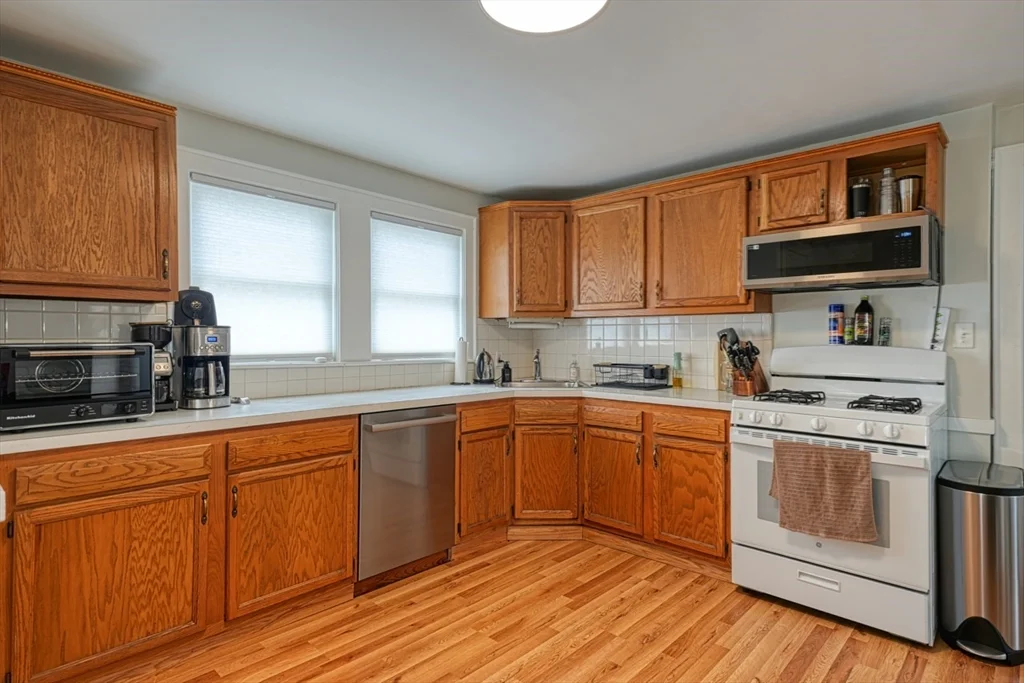 2 bed, 1 bath apartment for rent at 620 Main St Unit 2, Watertown — photo 4 of 16