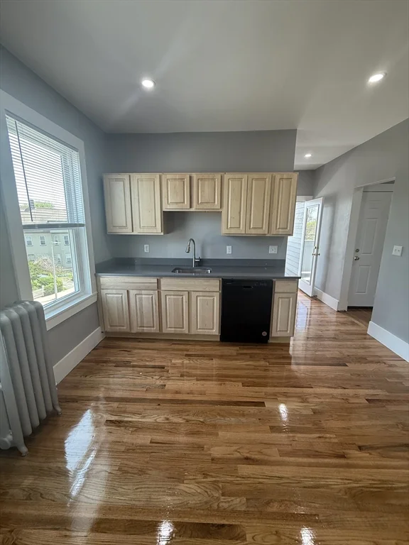 5 bed, 2 bath apartment for rent at 620 Norfolk St Unit 2, Mattapan — photo 3 of 35