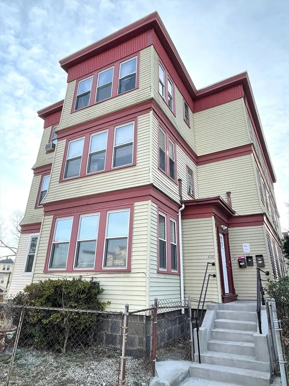 5 bed, 2 bath apartment for rent at 620 Norfolk St Unit 2, Mattapan — photo 1 of 35
