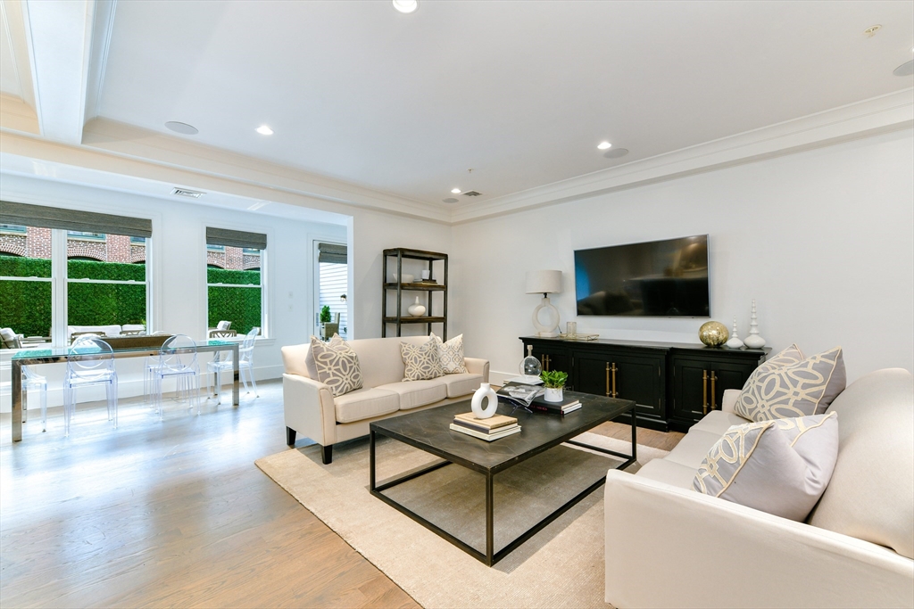 3 bed, 3 bath apartment for rent at 621 East 1st St Unit 3A, South Boston — photo 3 of 31