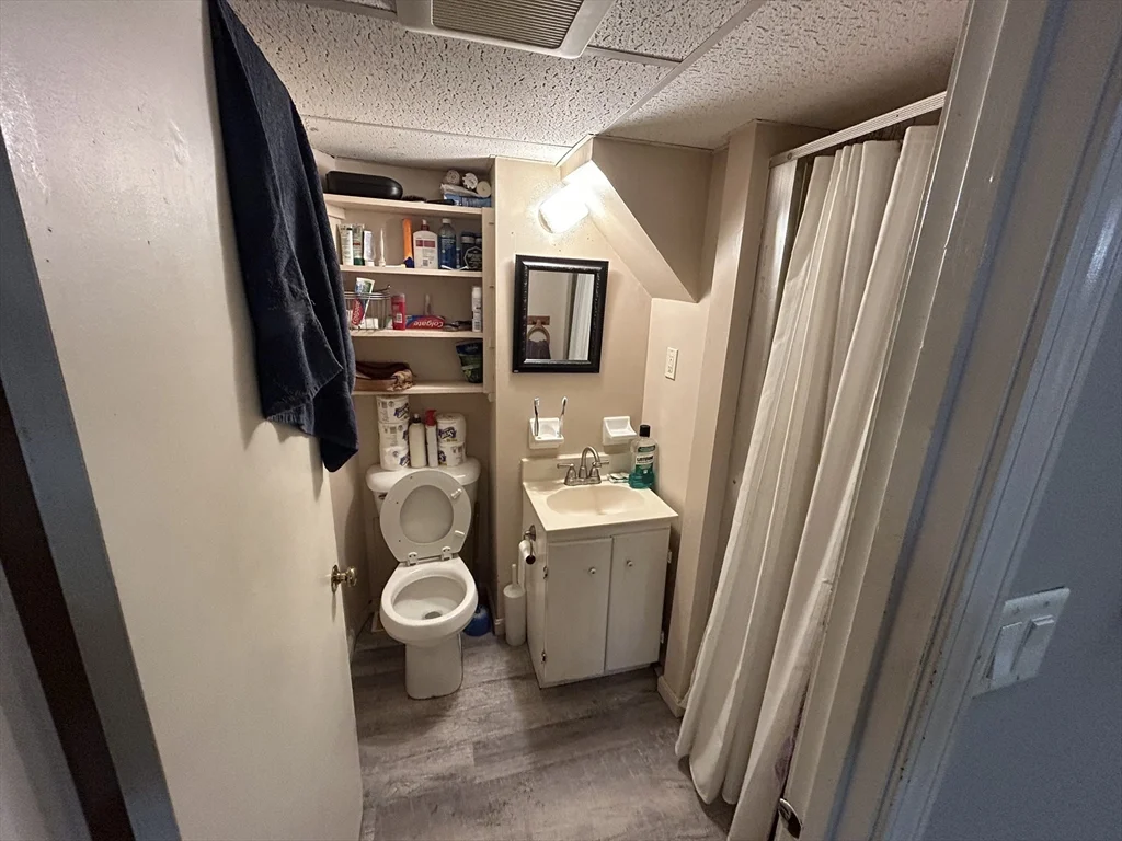 1 bed, 1 bath apartment for rent at 621 East 5th St Unit 1, South Boston — photo 5 of 5