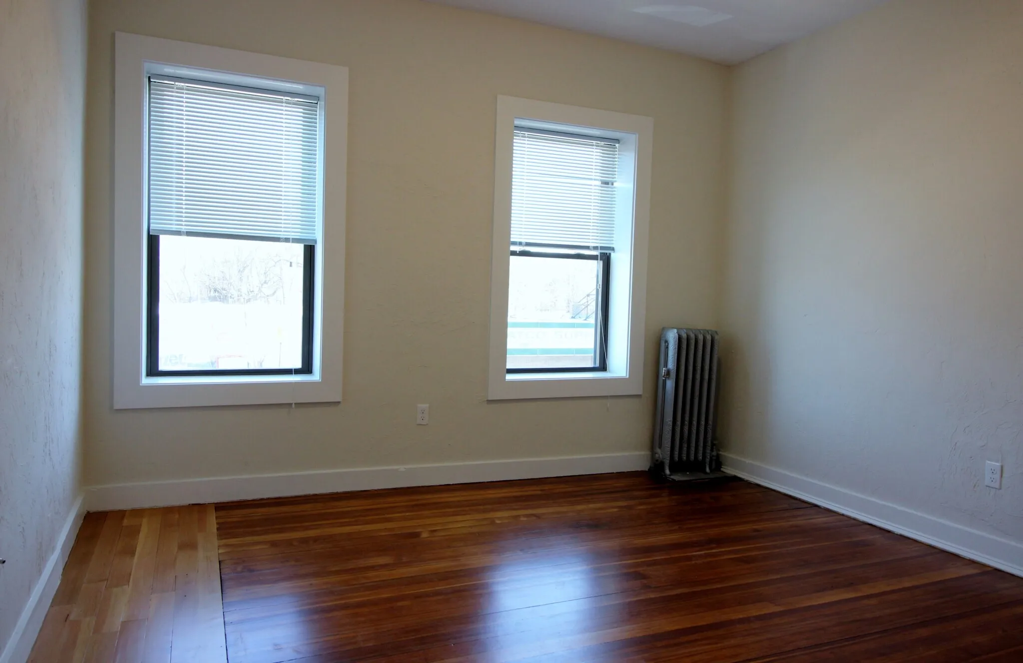 3 bed, 1 bath apartment for rent at 622 Columbia Rd Unit 4, Dorchester