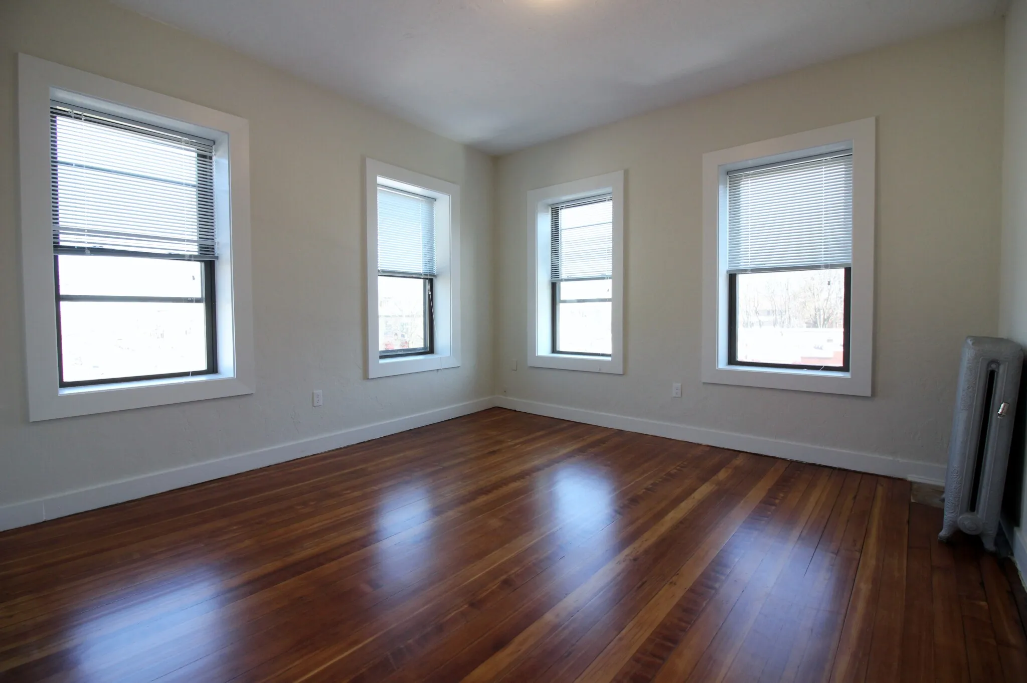 3 bed, 1 bath apartment for rent at 622 Columbia Rd Unit 4, Dorchester — photo 3 of 15