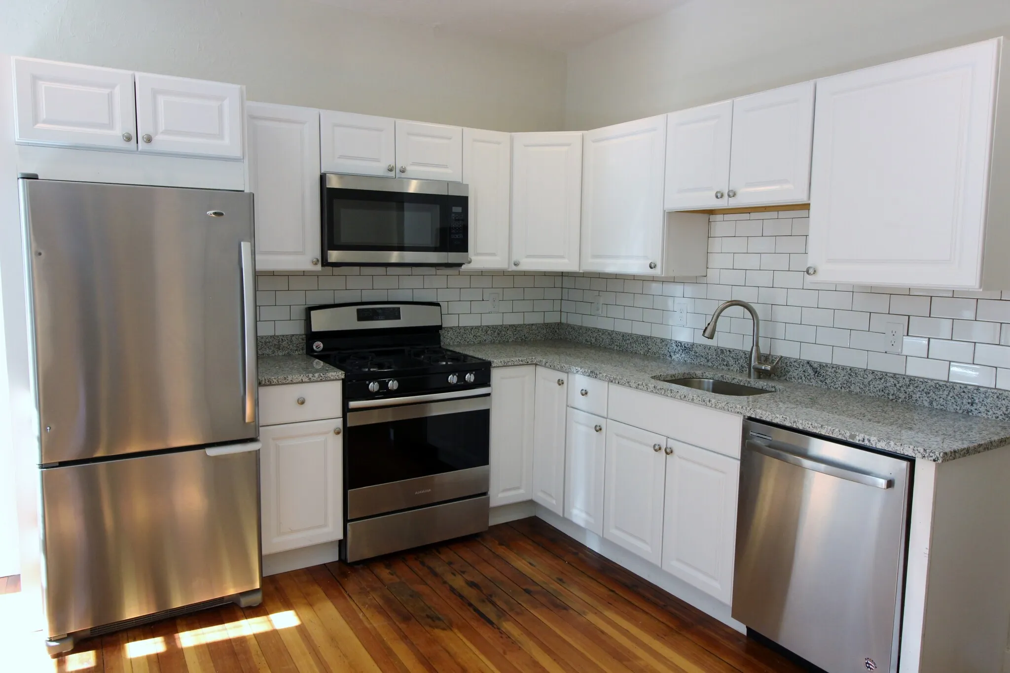 3 bed, 1 bath apartment for rent at 622 Columbia Rd Unit 4, Dorchester — photo 2 of 15