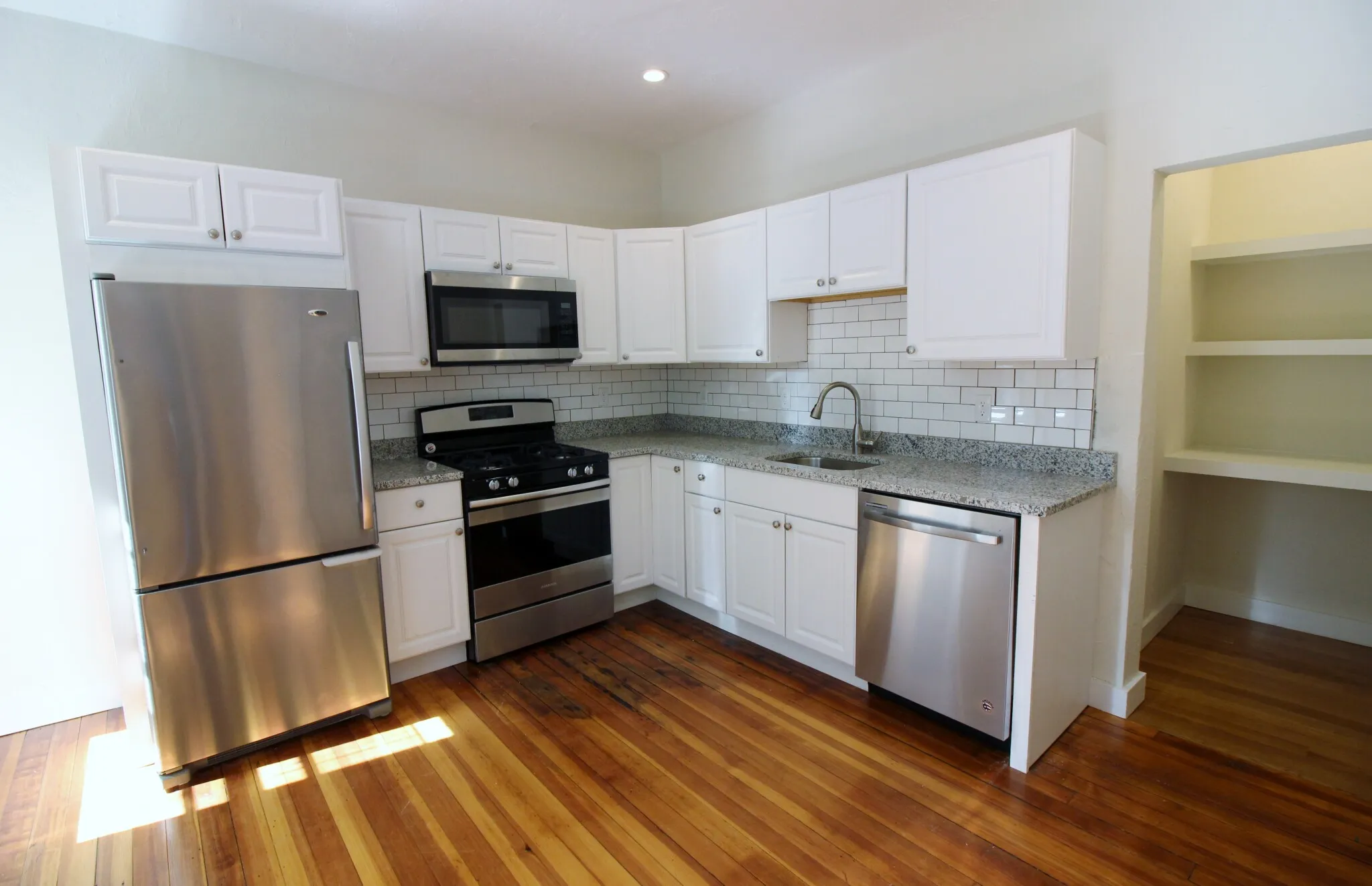 3 bed, 1 bath apartment for rent at 622 Columbia Rd Unit 4, Dorchester — photo 6 of 15
