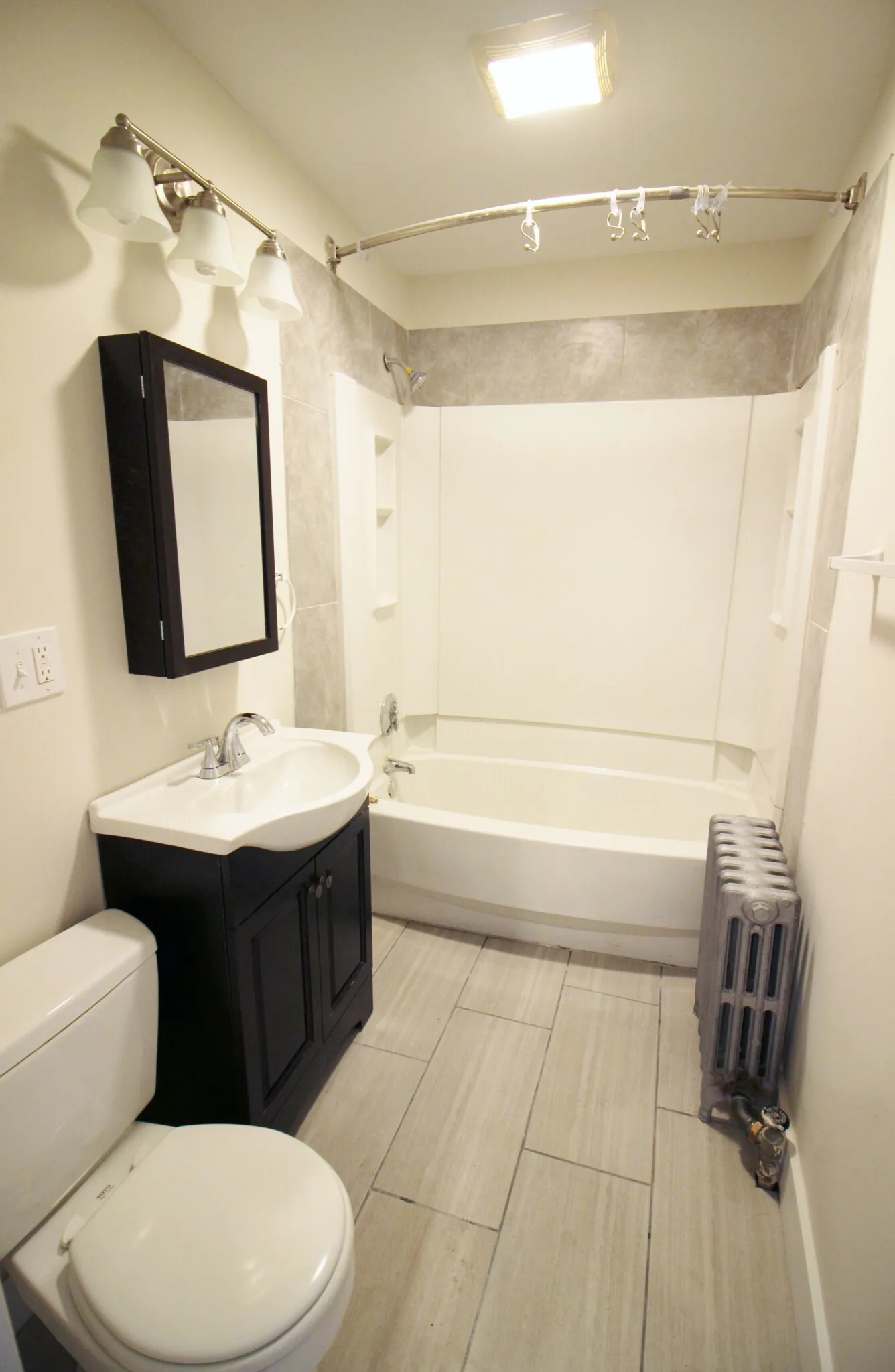 3 bed, 1 bath apartment for rent at 622 Columbia Rd Unit 4, Dorchester — photo 10 of 15