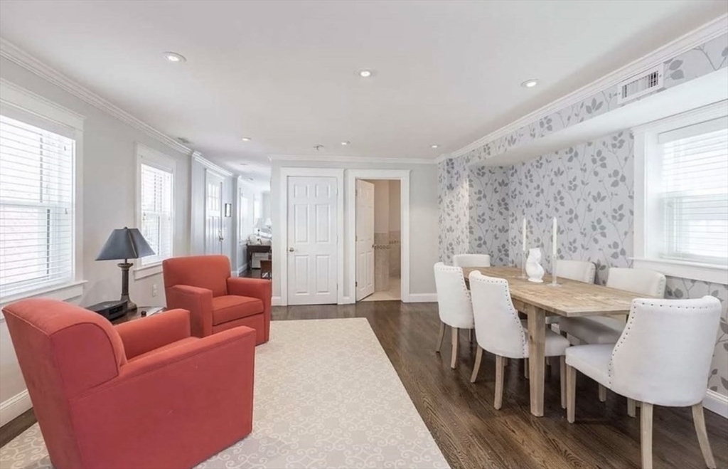 3 bed, 3 bath apartment for rent at 622 E 2nd St, South Boston — photo 4 of 14