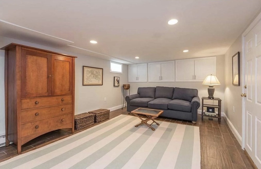 3 bed, 3 bath apartment for rent at 622 E 2nd St, South Boston — photo 11 of 14