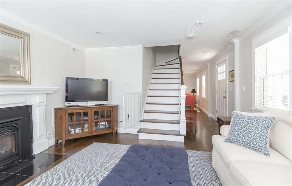 3 bed, 3 bath apartment for rent at 622 E 2nd St, South Boston — photo 2 of 14