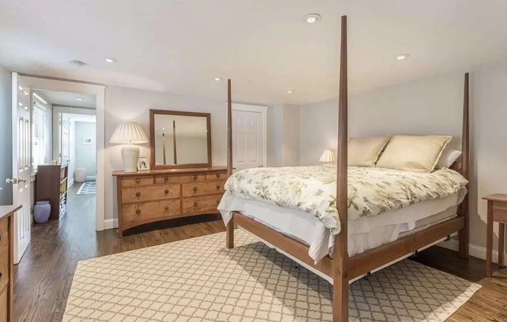 3 bed, 3 bath apartment for rent at 622 E 2nd St Unit 1, South Boston — photo 6 of 14