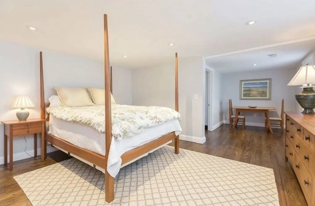 3 bed, 3 bath apartment for rent at 622 E 2nd St Unit 1, South Boston — photo 7 of 14