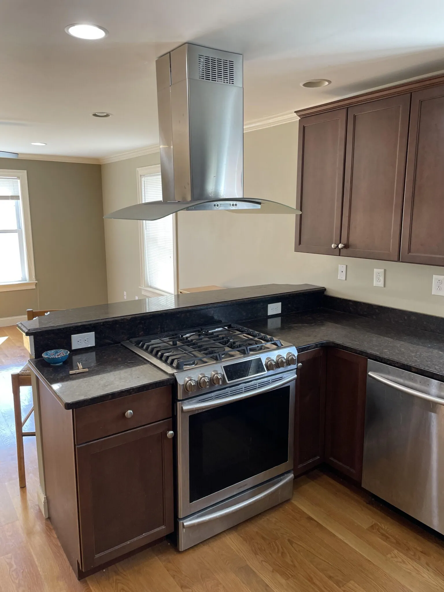 4 bed, 4+ bath apartment for rent at 622 Trapelo Rd Unit 1, Belmont — photo 3 of 28