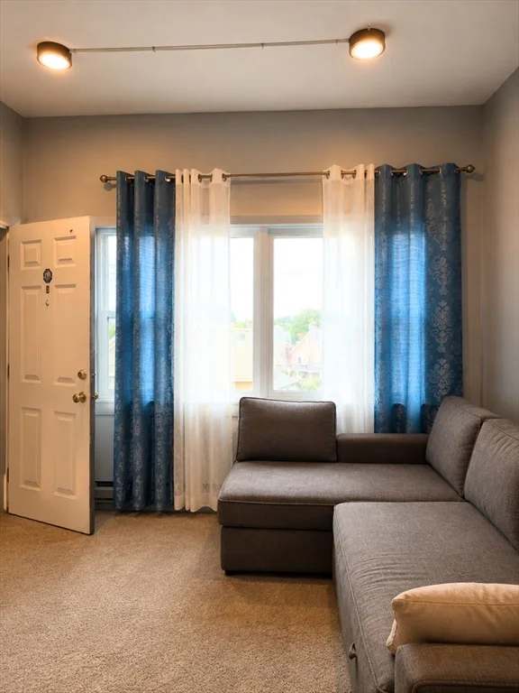 1 bed, 1 bath apartment for rent at 623 Beach St Unit 5, Revere