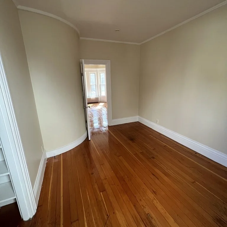 1 bed, 1 bath apartment for rent at 623 County St Unit 1E, New Bedford — photo 2 of 5