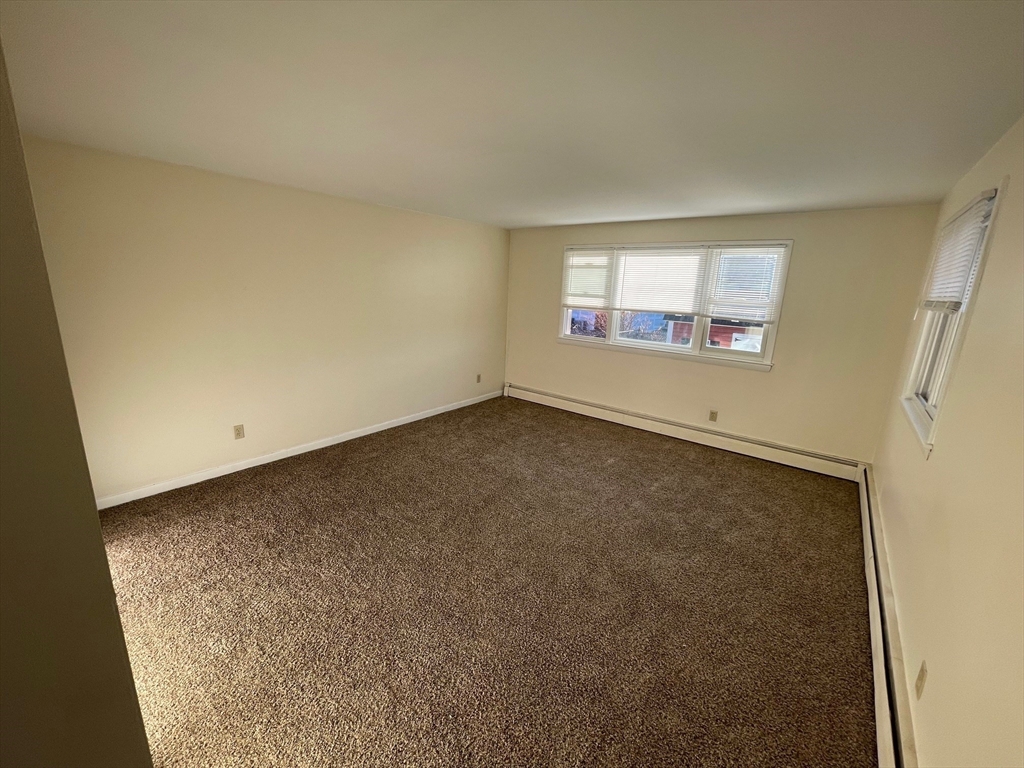 3 bed, 1 bath apartment for rent at 623 Quincy Shore Dr Unit 4, Wollaston — photo 14 of 17