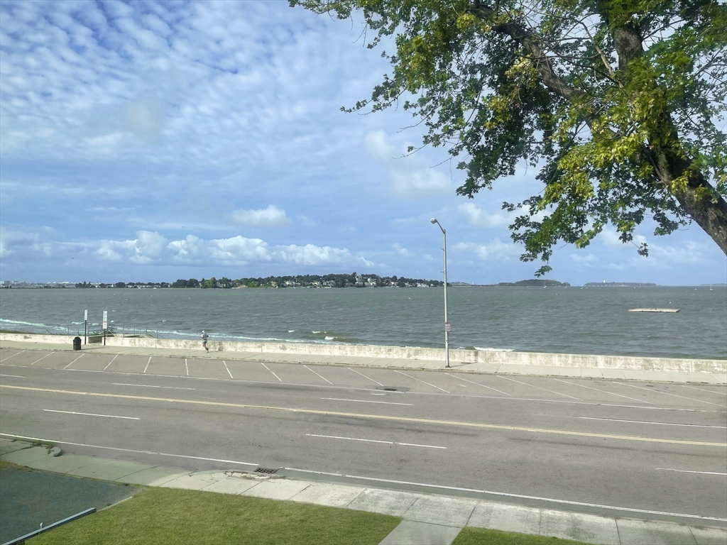 3 bed, 1 bath apartment for rent at 623 Quincy Shore Dr Unit 4, Wollaston — photo 8 of 17