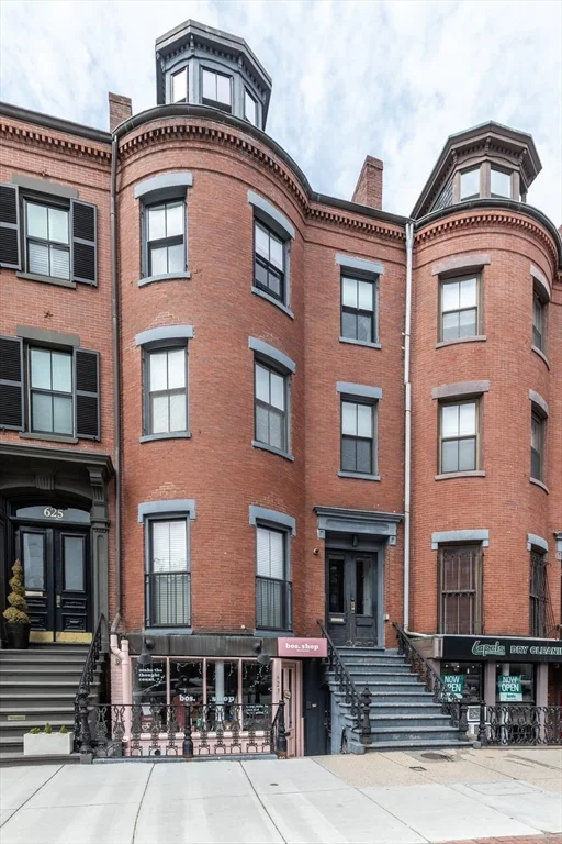 1 bed, 1 bath apartment for rent at 623 Tremont St Unit 2, South End — photo 1 of 13