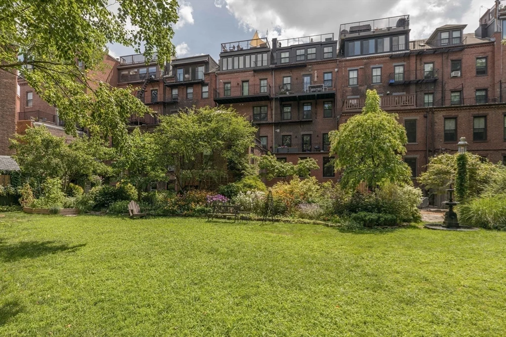 1 bed, 1 bath apartment for rent at 623 Tremont St Unit 2, South End — photo 11 of 13