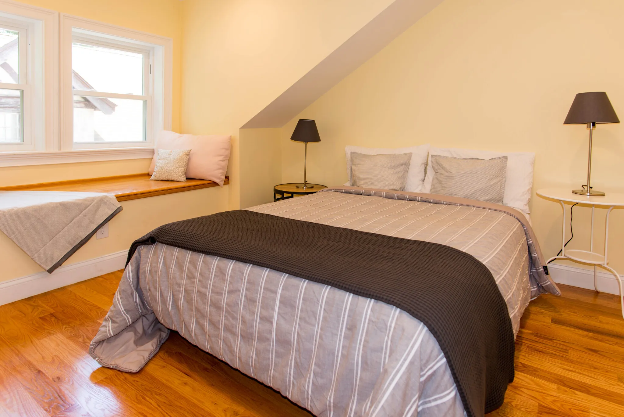 4 bed, 2 bath apartment for rent at 624 Cambridge St Unit 2, Allston — photo 12 of 21