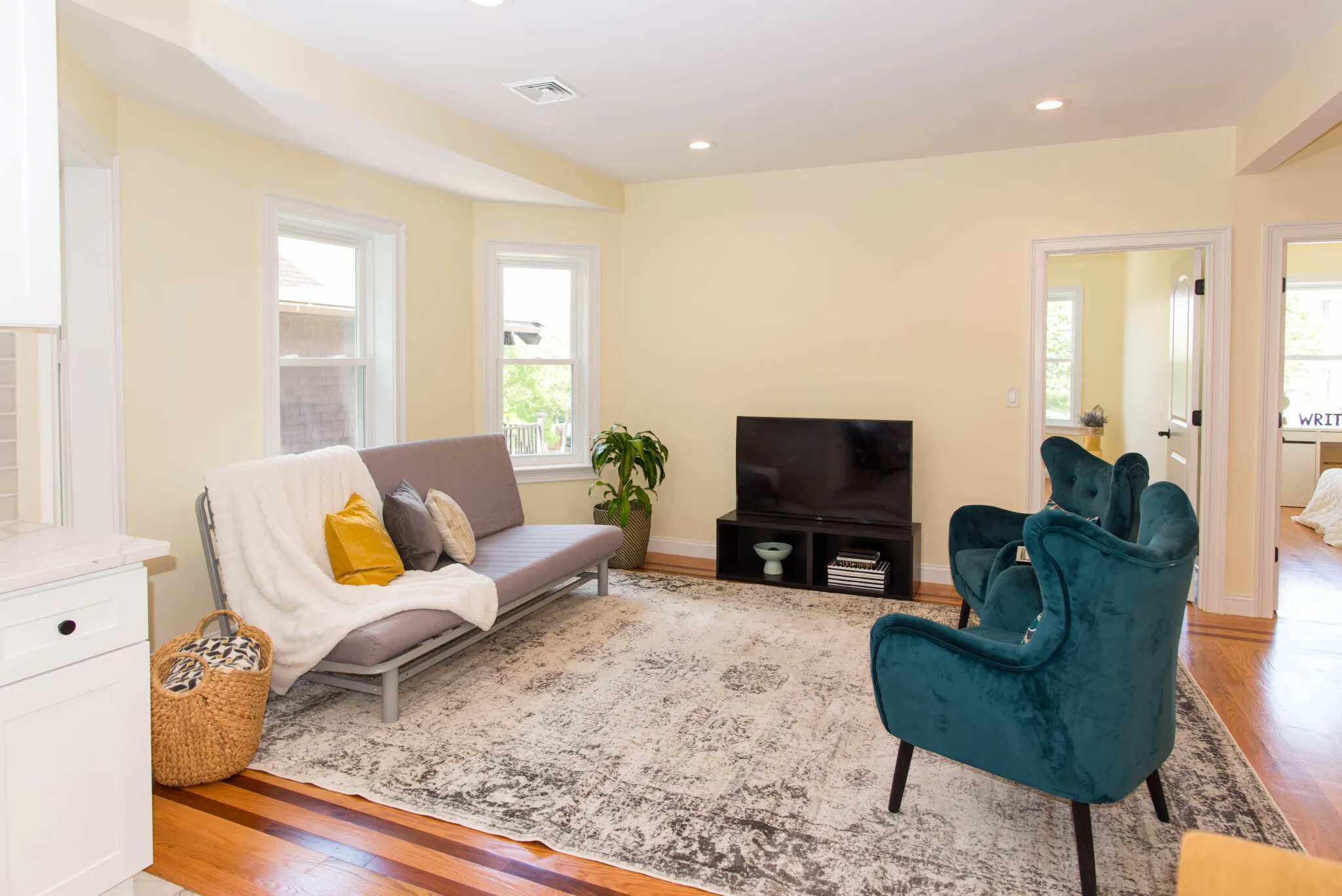 4 bed, 2 bath apartment for rent at 624 Cambridge St Unit 2, Allston — photo 9 of 21