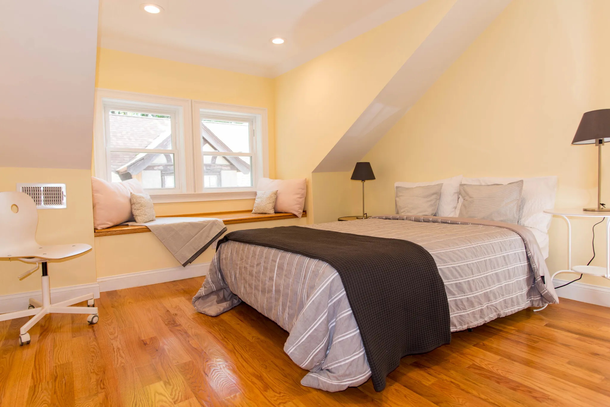4 bed, 2 bath apartment for rent at 624 Cambridge St Unit 2, Allston — photo 6 of 21