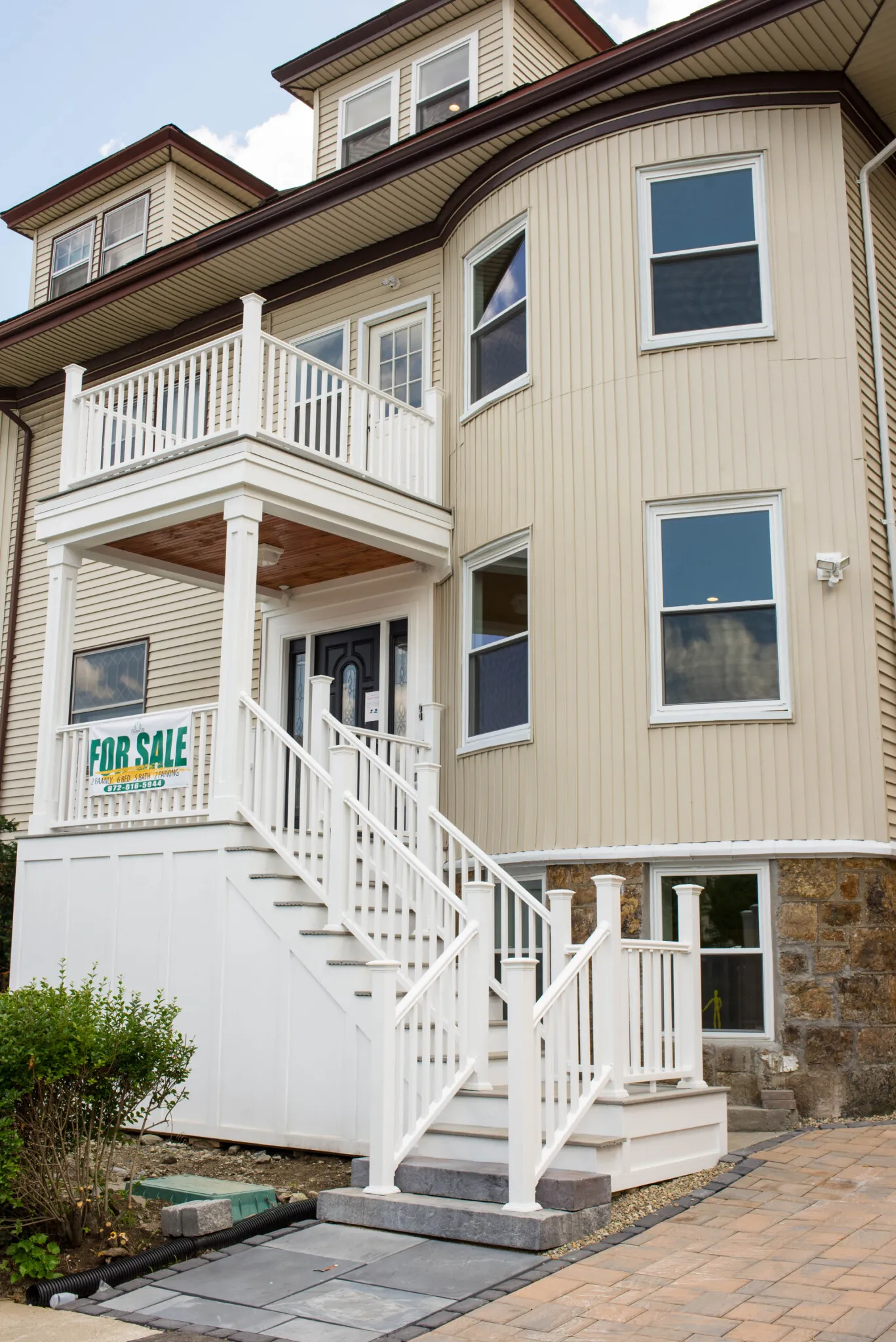 4 bed, 2 bath apartment for rent at 624 Cambridge St Unit 2, Allston — photo 16 of 21
