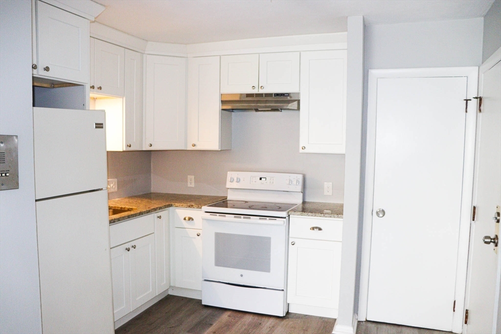2 bed, 1 bath apartment for rent at 624 Hyde Park Ave Unit B1, Roslindale