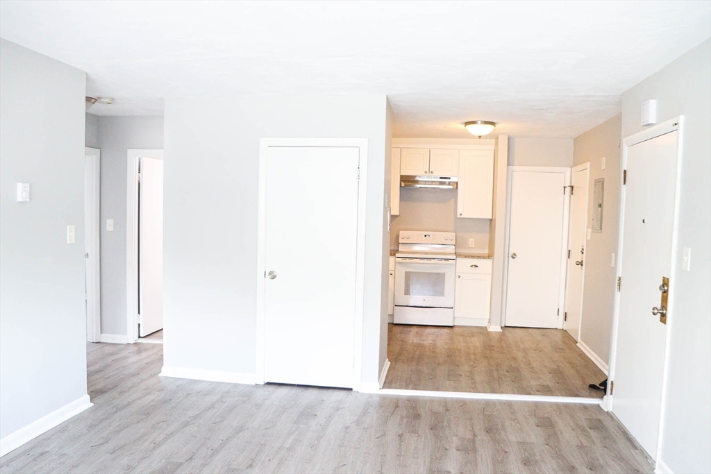 2 bed, 1 bath apartment for rent at 624 Hyde Park Ave Unit B1, Roslindale — photo 3 of 10