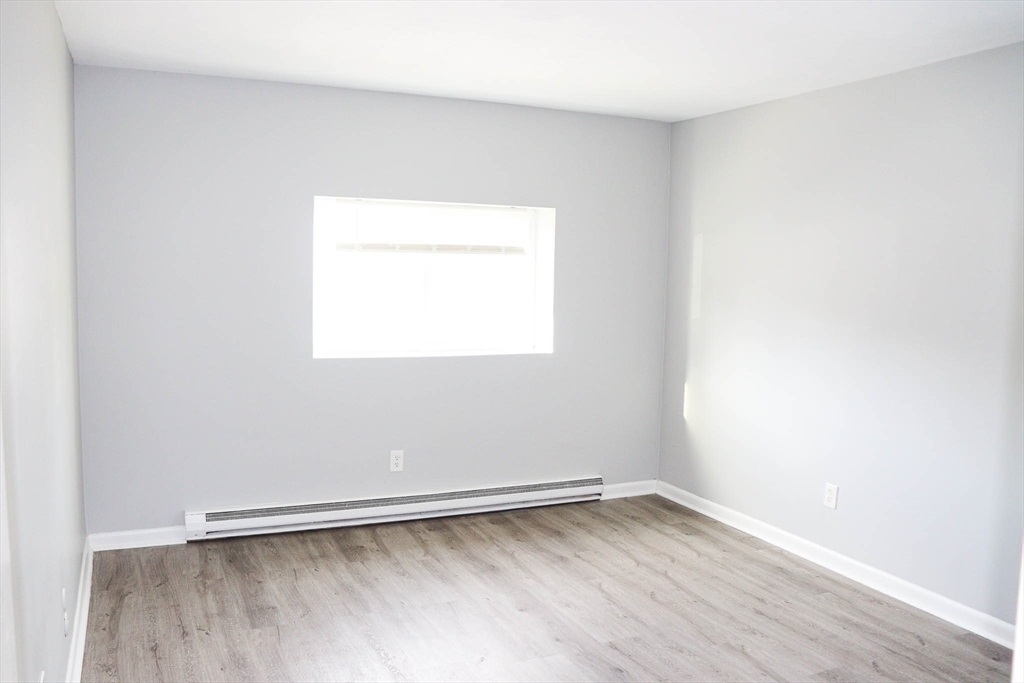 2 bed, 1 bath apartment for rent at 624 Hyde Park Ave Unit B1, Roslindale — photo 6 of 10