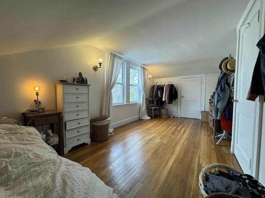 3 bed, 1 bath apartment for rent at 625 Summer St, Arlington — photo 12 of 21