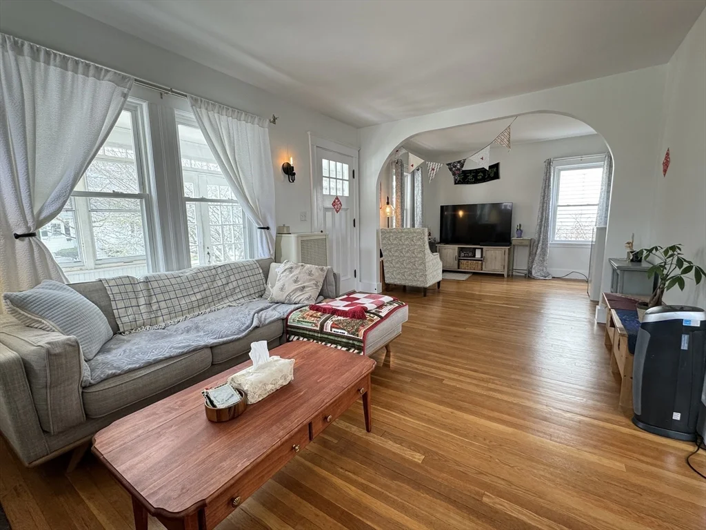 3 bed, 1 bath apartment for rent at 625 Summer St, Arlington — photo 2 of 21