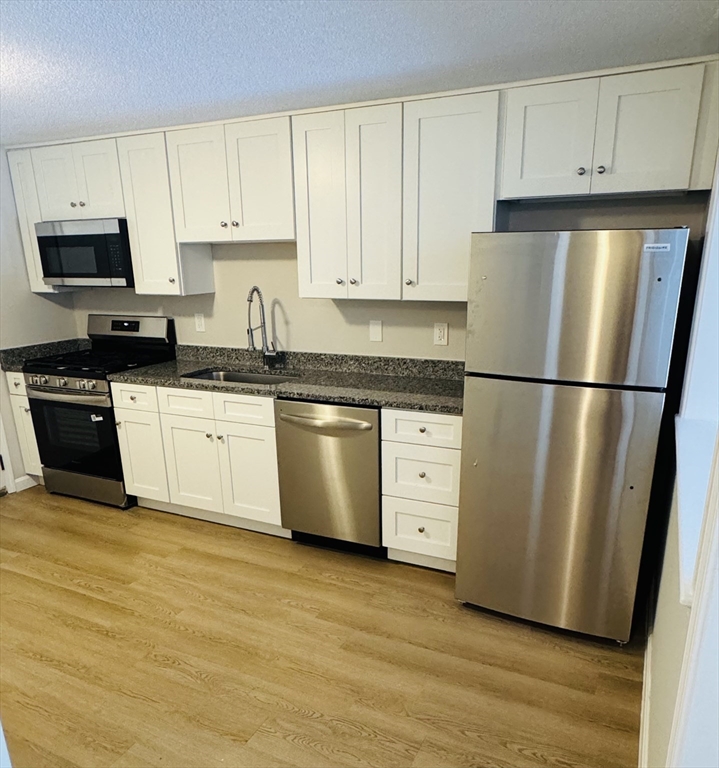 1 bed, 1 bath apartment for rent at 625 West Lowell Ave Unit 22, Haverhill — photo 3 of 7