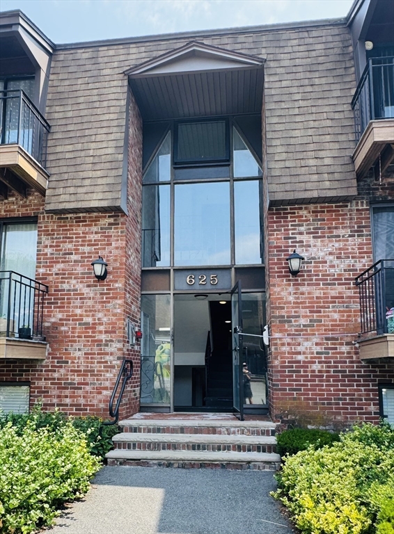 1 bed, 1 bath apartment for rent at 625 West Lowell Ave Unit 22, Haverhill — photo 1 of 7