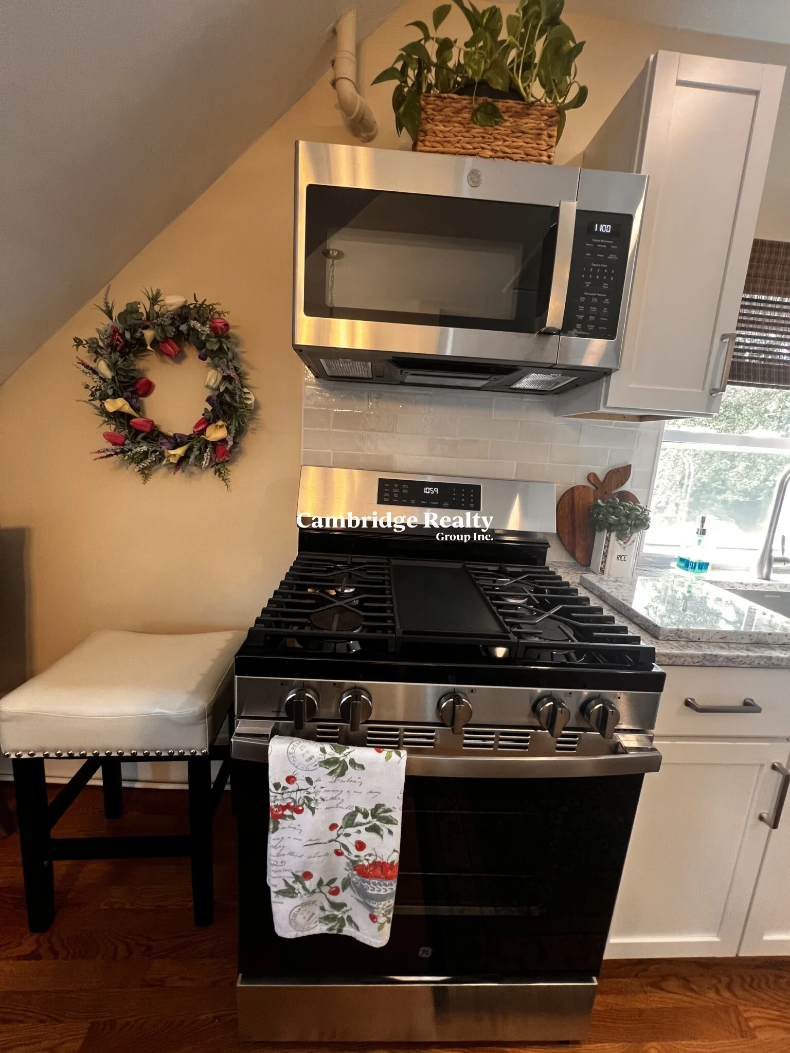 1 bed, 1 bath apartment for rent at 626-628 Washington St Unit 3, Wellesley — photo 3 of 21