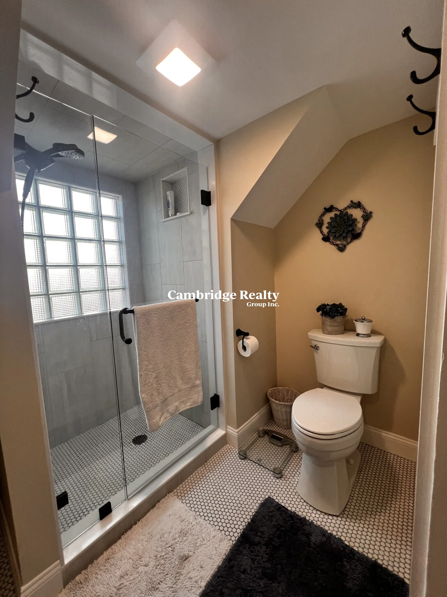 1 bed, 1 bath apartment for rent at 626-628 Washington St Unit 3, Wellesley — photo 8 of 21