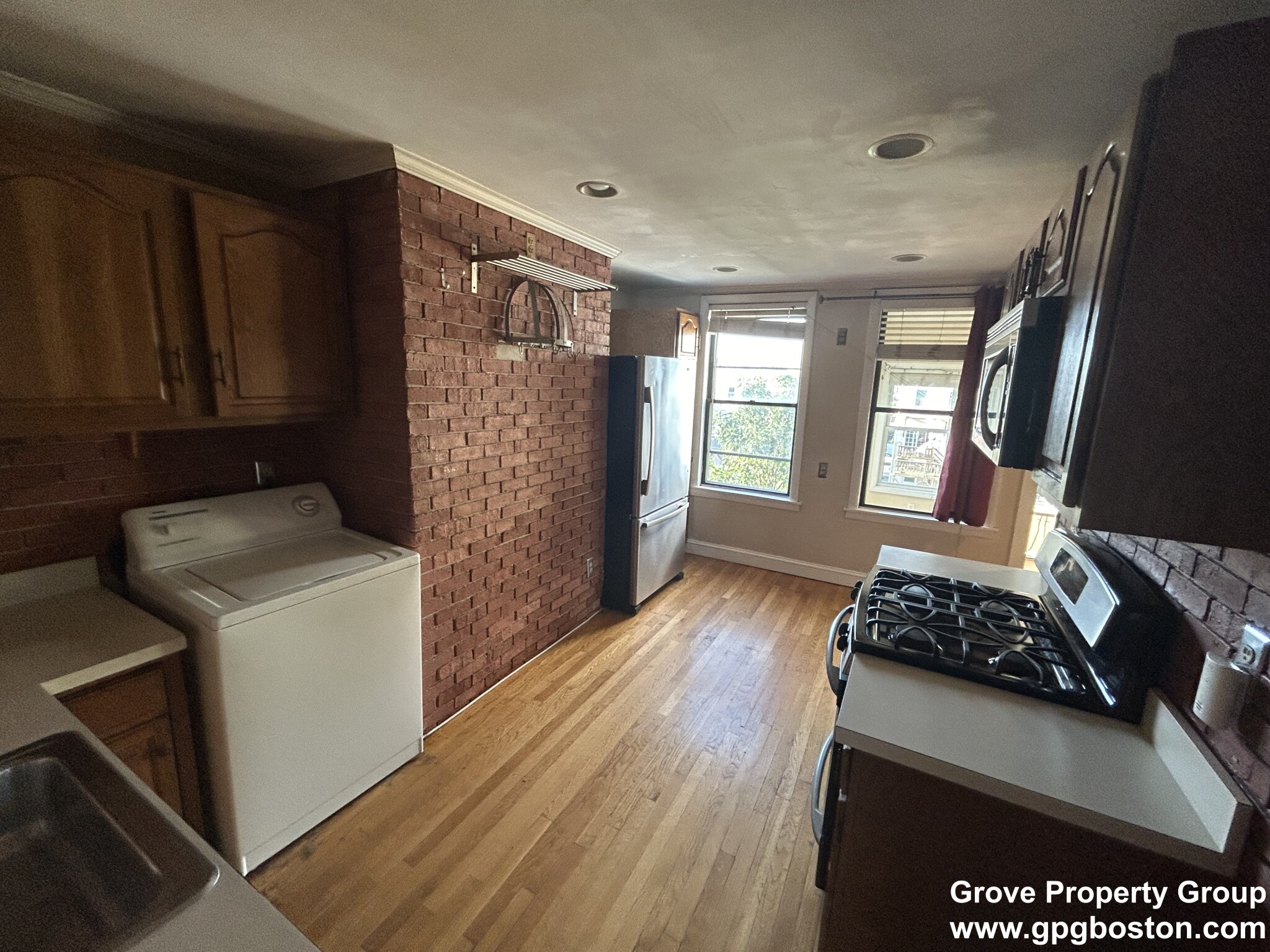 4 bed, 1 bath apartment for rent at 626 East 3rd St Unit 2, South Boston — photo 9 of 9