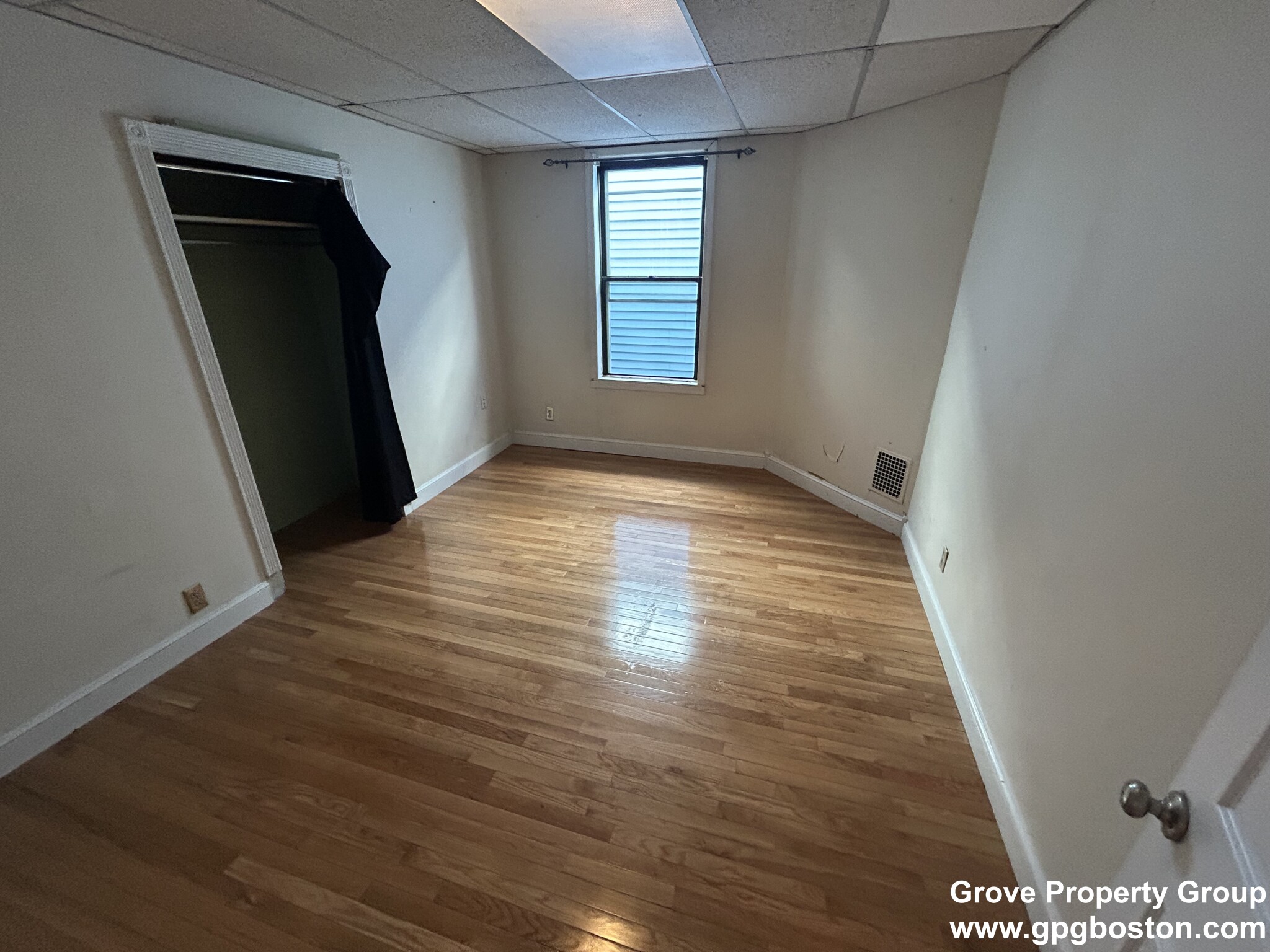 4 bed, 1 bath apartment for rent at 626 East 3rd St Unit 2, South Boston — photo 5 of 9