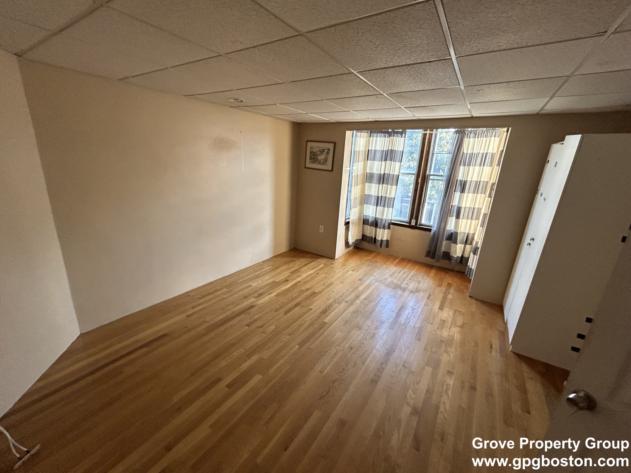 4 bed, 1 bath apartment for rent at 626 East 3rd St Unit 2, South Boston — photo 4 of 9