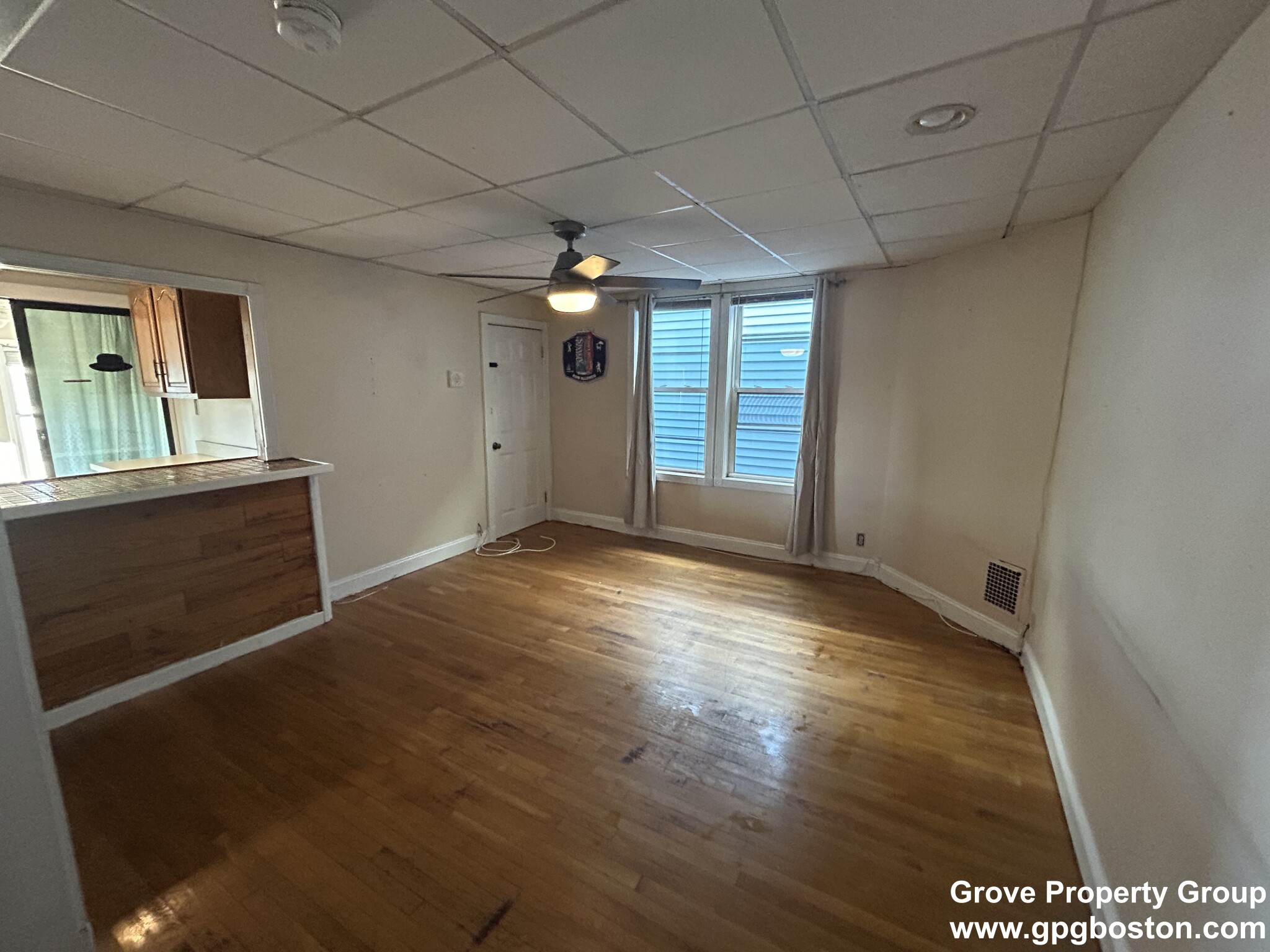 4 bed, 1 bath apartment for rent at 626 East 3rd St Unit 2, South Boston — photo 2 of 9