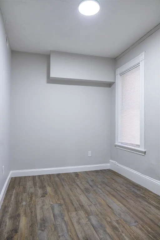 4 bed, 1 bath apartment for rent at 626 East 6th St Unit 2, South Boston — photo 4 of 10