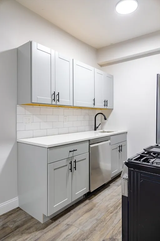4 bed, 1 bath apartment for rent at 626 East 6th St Unit 2, South Boston — photo 8 of 10