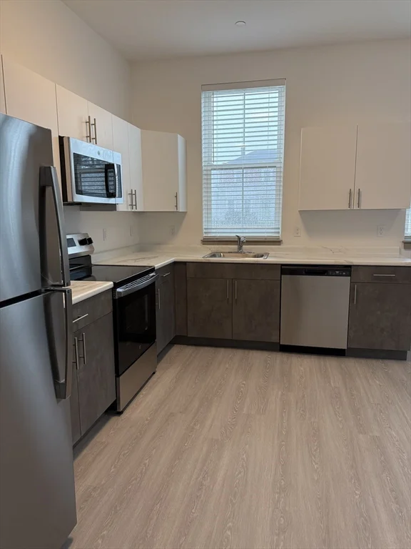2 bed, 1 bath apartment for rent at 626 Main St Unit 202, Dennis Port — photo 3 of 21