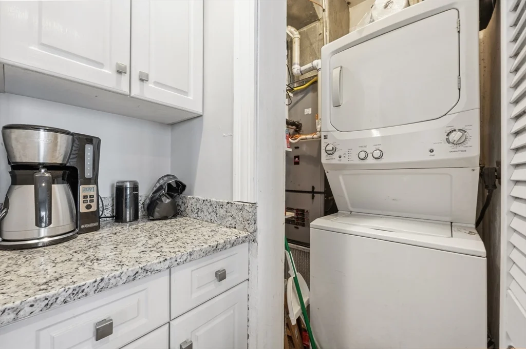 3 bed, 2 bath apartment for rent at 627 E 6th St Unit 2, South Boston — photo 7 of 19