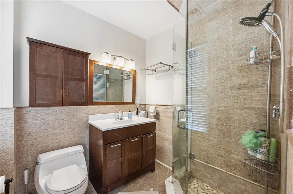 3 bed, 2 bath apartment for rent at 627 E 6th St Unit 2, South Boston — photo 16 of 19