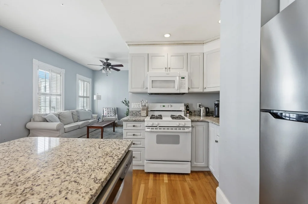 3 bed, 2 bath apartment for rent at 627 E 6th St Unit 2, South Boston — photo 6 of 19