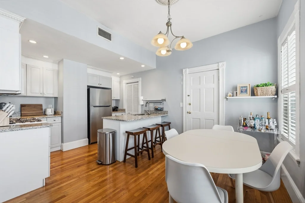 3 bed, 2 bath apartment for rent at 627 E 6th St Unit 2, South Boston — photo 11 of 19